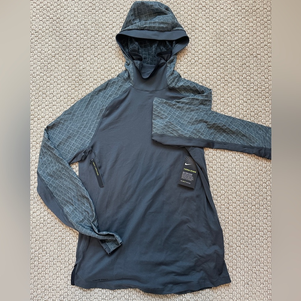 NWT- Nike thermal top